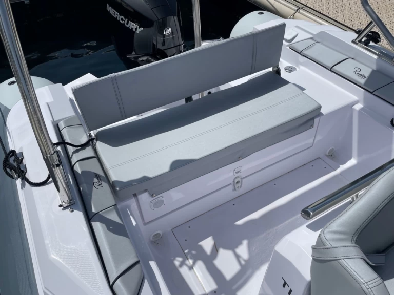 Schlauchboot mieten in Cavalaire-sur-Mer - Ranieri International  RANIERI 23 CAYMAN SPORT TOURING