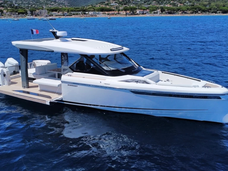 YachtCharter in Cavalaire-sur-Mer - Saxdor 400 GTO auf SamBoat