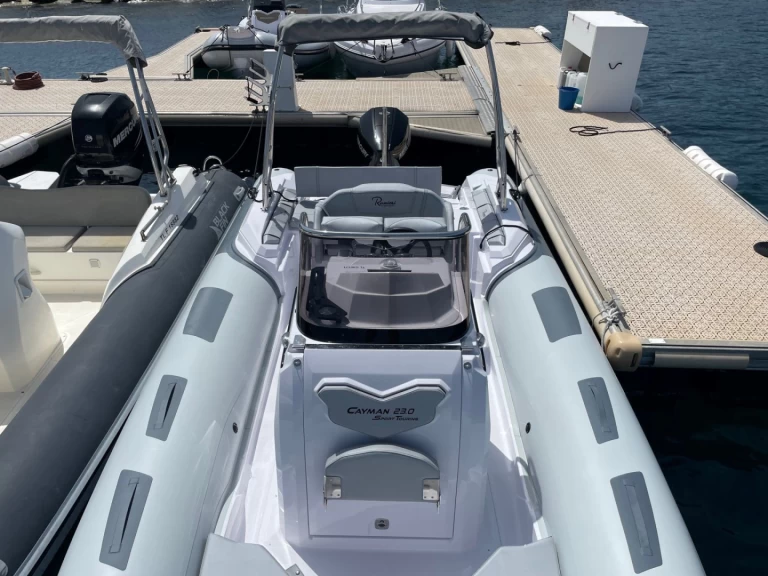 YachtCharter in Cavalaire-sur-Mer - Ranieri International  RANIERI 23 CAYMAN SPORT TOURING auf SamBoat