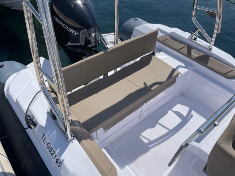 YachtCharter in Cavalaire-sur-Mer - Ranieri Cayman 23 Sport auf SamBoat