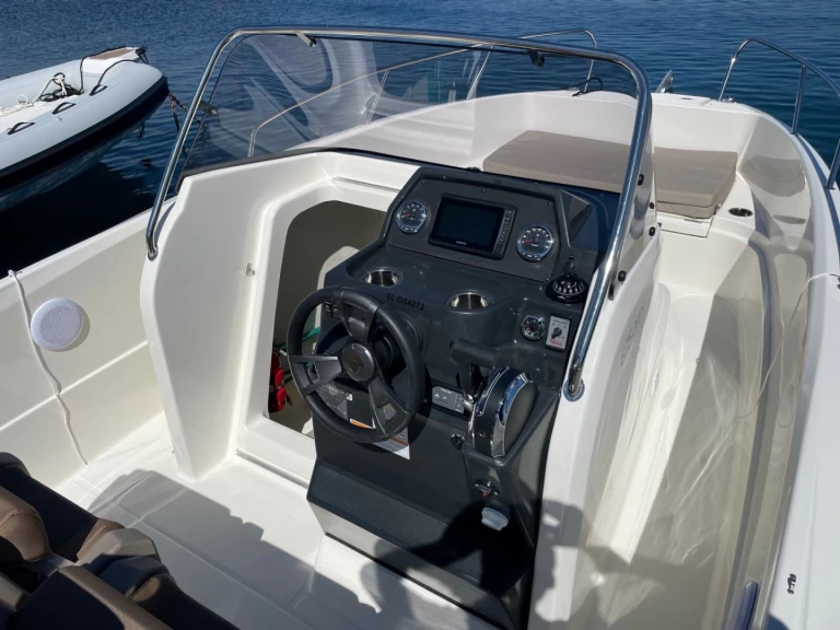 Motorboot mieten in Cavalaire-sur-Mer - Quicksilver Quicksilver 675 Activ Open