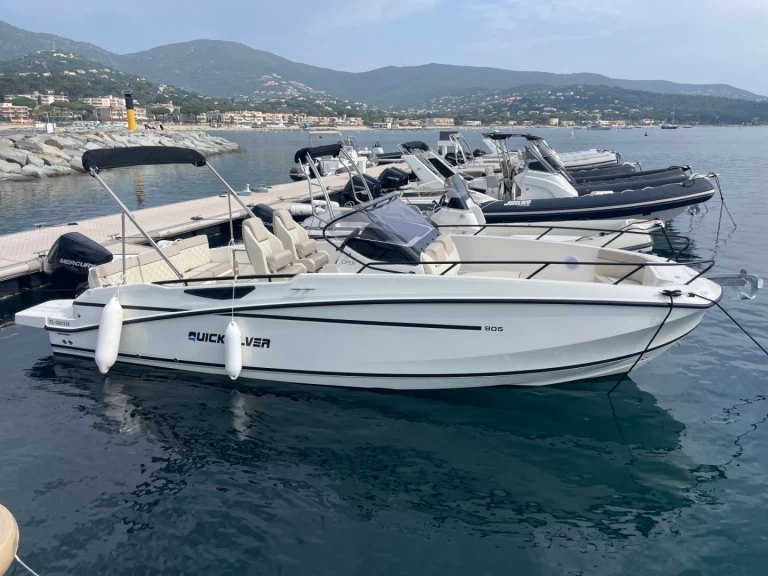 Motorboot mieten in Cavalaire-sur-Mer - Quicksilver QUICKSILVER 805
