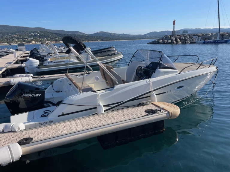 Motorboot mieten in Cavalaire-sur-Mer - Quicksilver Activ 675 Sundeck