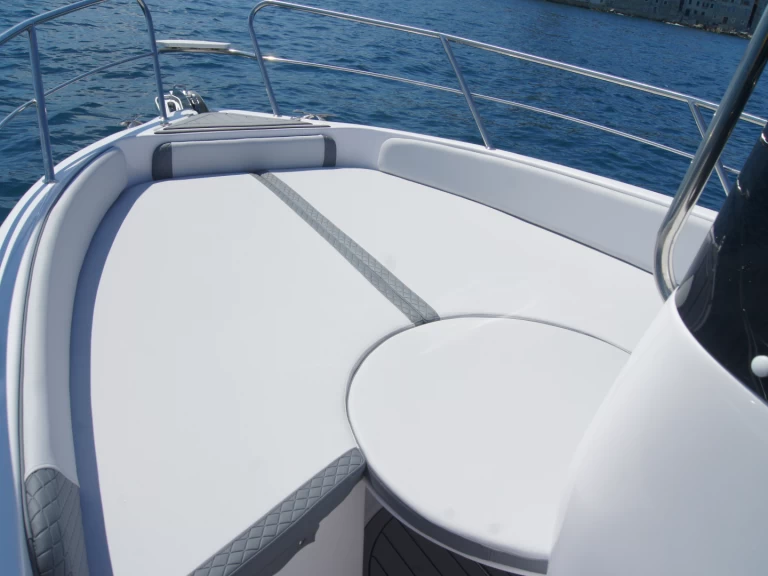 Ein Bluline Bluline 21 Ft Open mieten in Rovinj