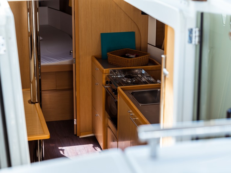 Ein Bénéteau Oceanis 38 mieten in Olbia