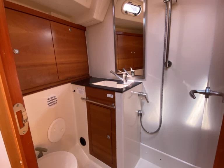 Ein Hanse Hanse 430e mieten in Pula