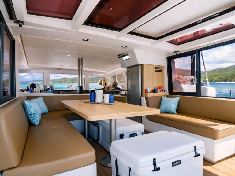 Bali Manta Ray 41 FT mieten Flamingo