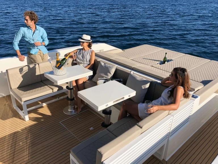 Yacht mieten in Parikia - De Antonio MONTE OLYMPO