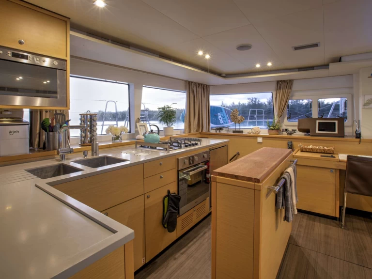 Boot mieten Nassau günstig WHISPERS II