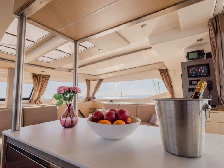 Vermietung Yacht Fountaine Pajot mit Führerschein