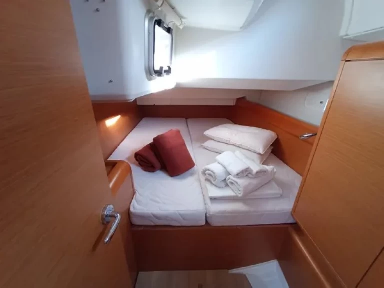 Ein Jeanneau Sun Odyssey 439 mieten in Lefkáda