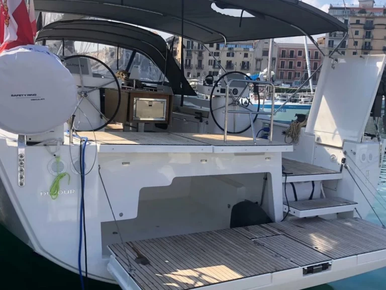 Segelboot mit oder ohne Skipper Dufour mieten in Sicilia
