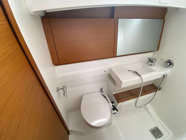 Jeanneau Sun Odyssey 490 mieten Nettuno