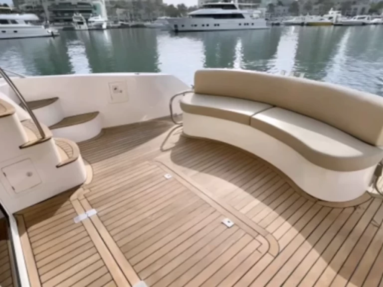 YachtCharter in Dubai Marina - Majesty Yachts 50 auf SamBoat