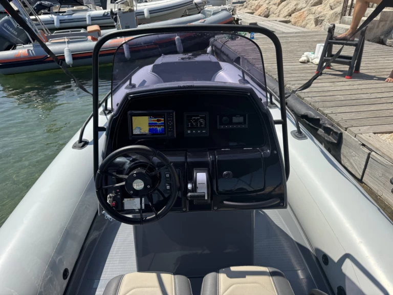 Grand Boats Golden Line G650LF mieten La Madrague