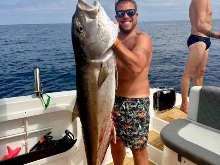 Motorboot mieten in Marina di Portisco zum besten Preis