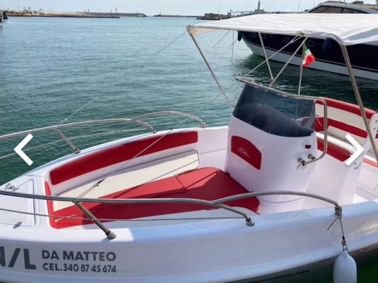 Ein Blumax open 19 mieten in Vieste