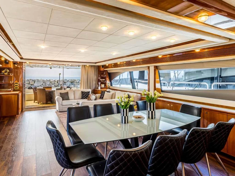 Bootsverleih Ferretti Ferretti 880 Seget Donji Samboat