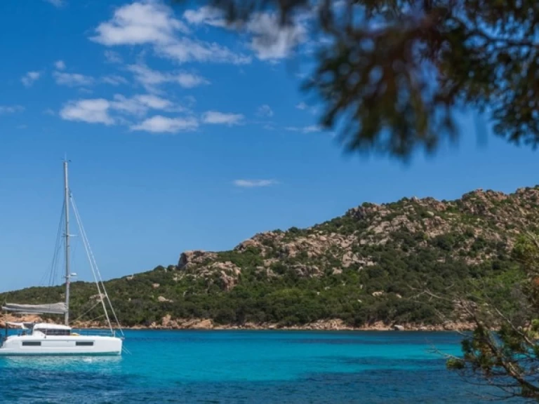 YachtCharter in Cugnana Verde - Lagoon Lagoon 38 - 4cab auf SamBoat