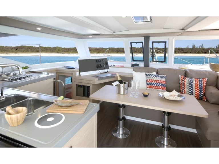 Fountaine Pajot Lucia 40 mieten Port Grimaud