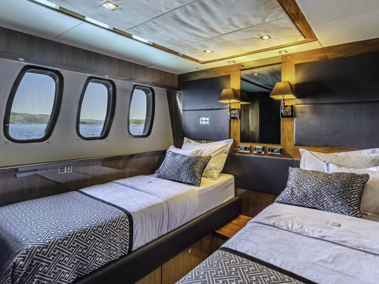 YachtCharter in Trogir - Sunseeker Sunseeker Yacht 34M auf SamBoat