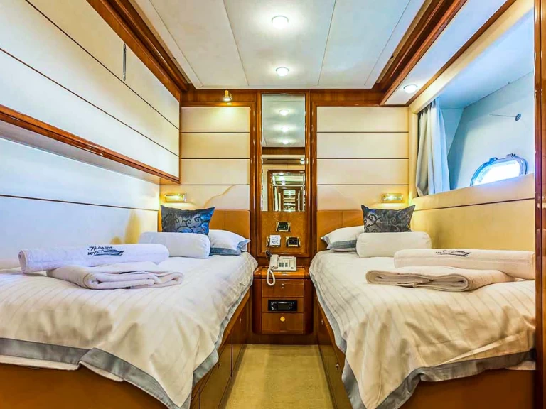 Ferretti Ferretti 880 mieten Seget Donji