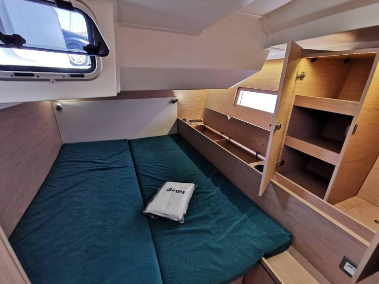 Ein Bénéteau Oceanis 51.1 mieten in Nikiána