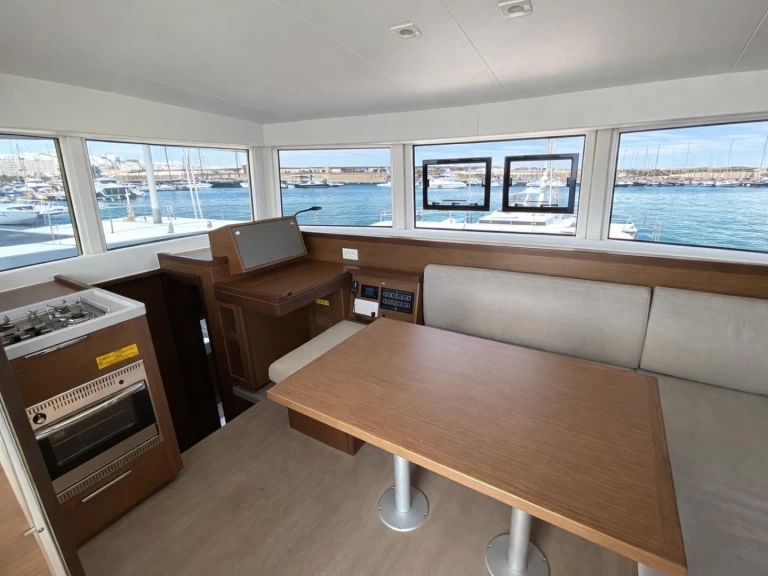 YachtCharter in Nettuno - Lagoon Lagoon 40 auf SamBoat