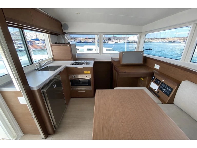 Ein Lagoon Lagoon 40 mieten in Nettuno