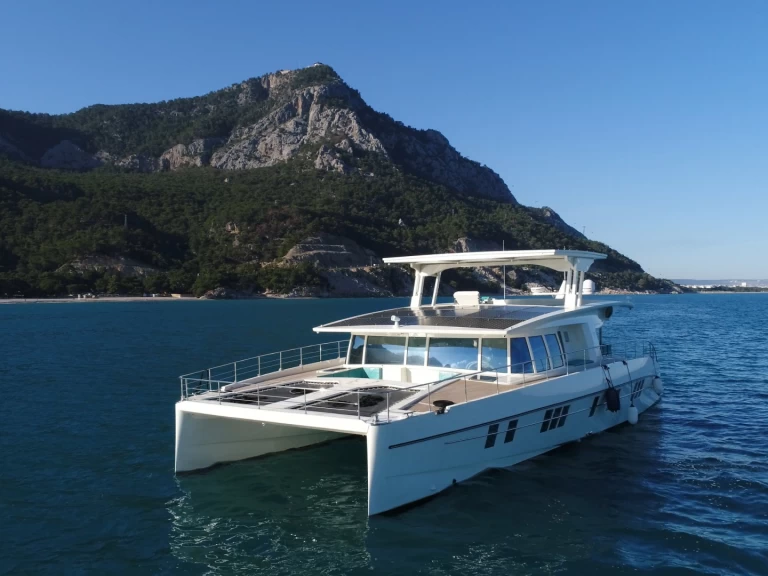 YachtCharter in Port d'Andratx -  Serenity 64 LUXE auf SamBoat