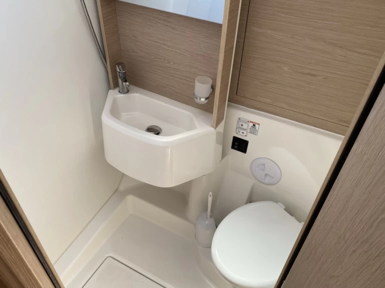 Boot mieten Salerno günstig Oceanis 51.1