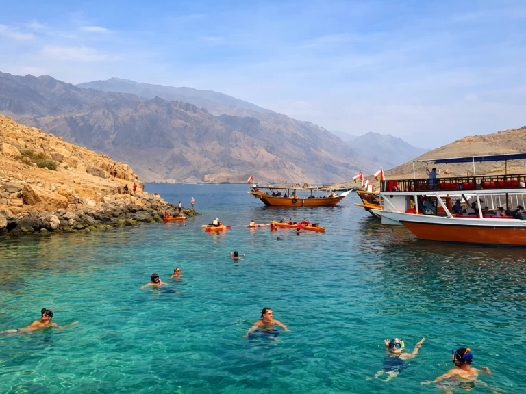 Ein Custom Made custom mieten in Khasab