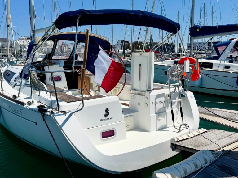 Boot mieten Les Sables-d'Olonne günstig Oceanis 37