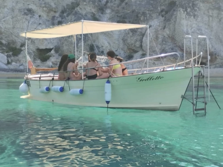 Ein Fratelli Aprea Sorrento 7,80 tradizionale / open mieten in Le Forna