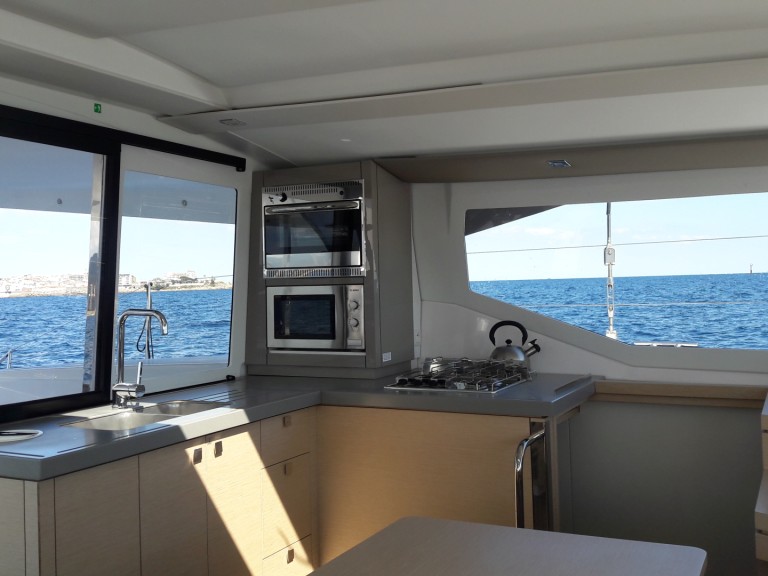 Ein Fountaine Pajot Lucia 40 mieten in Palamós