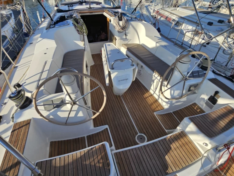 YachtCharter in Kallithea - Jeanneau Sun Odyssey 42i auf SamBoat