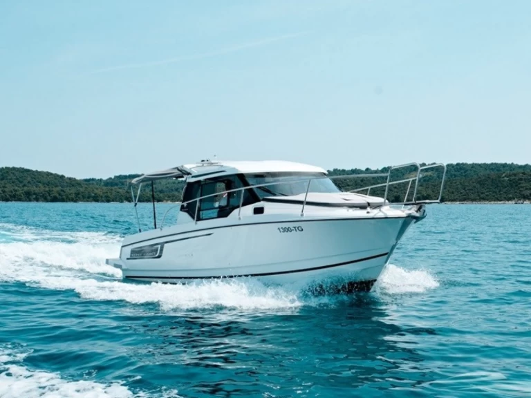 Ein Jeanneau Merry Fisher 795 mieten in Trogir