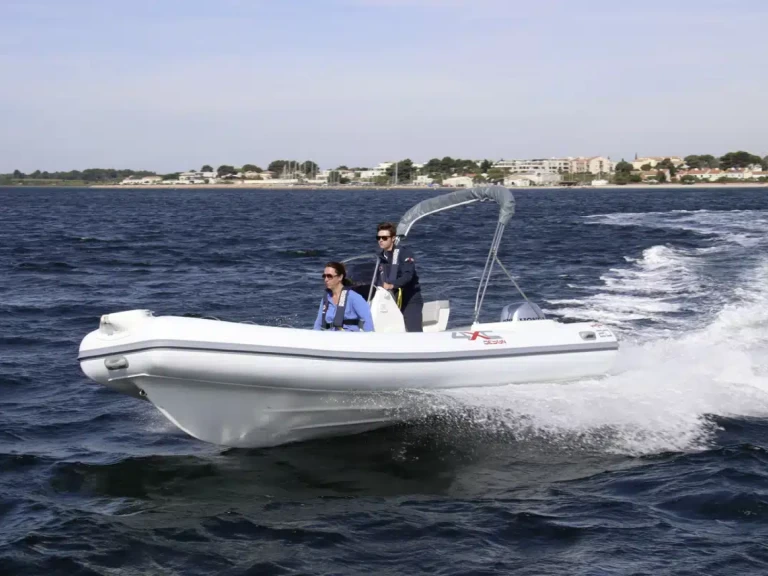 Schlauchboot mit oder ohne Skipper 4XC mieten in Saint-Florent