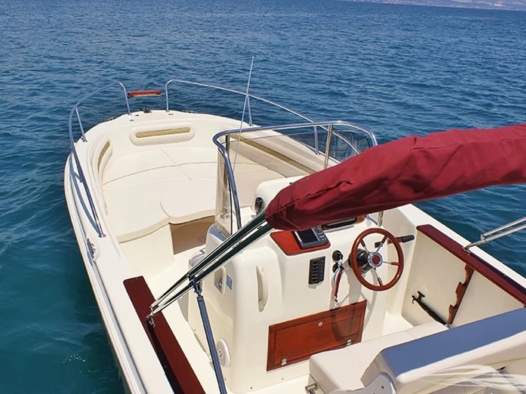 Ein Mingolla Brava 22 mieten in Trogir