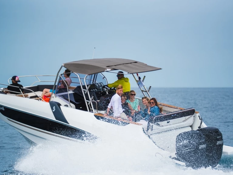 Motorboot mit oder ohne Skipper Bénéteau mieten in Trogir