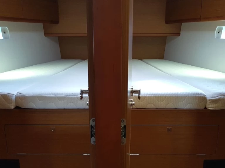 Bootsverleih Jeanneau Sun Odyssey 519[G] Pýlos Samboat