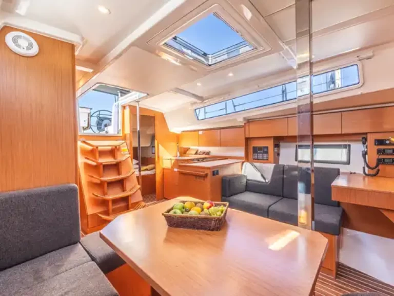 YachtCharter in Nikiána - Bavaria Bavaria C38 auf SamBoat