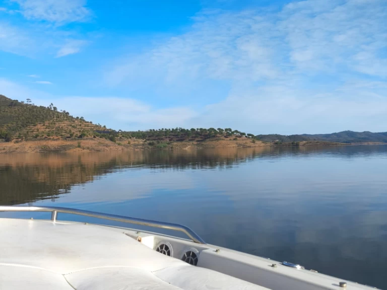 Ein Glastron SSV 215 mieten in Ferragudo