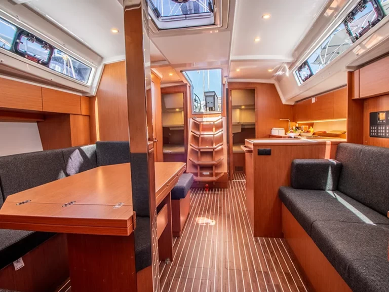 Boot mieten Nikiána günstig Bavaria C42