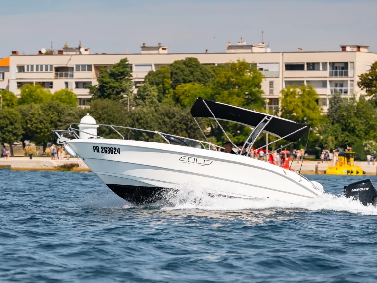 Ein Eolo 730 HBS mieten in Zadar