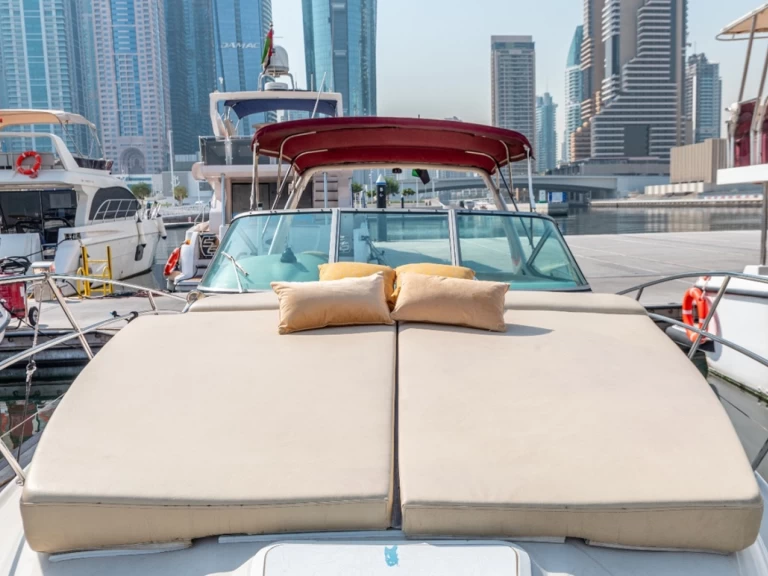 Ein Régal 33ft mieten in Dubai Marina
