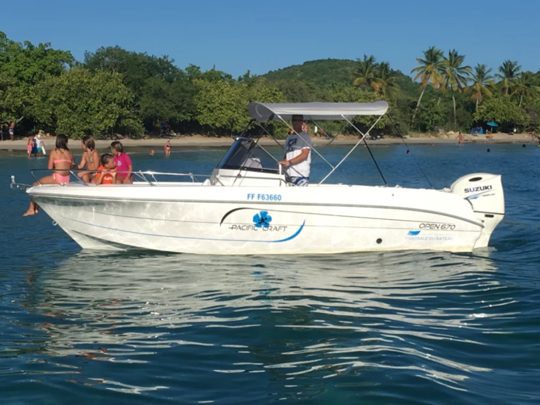 Ein Pacific Craft Pacific Craft 670 Open mieten in Le Marin