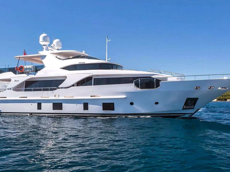 Benetti GALA I mieten Athen