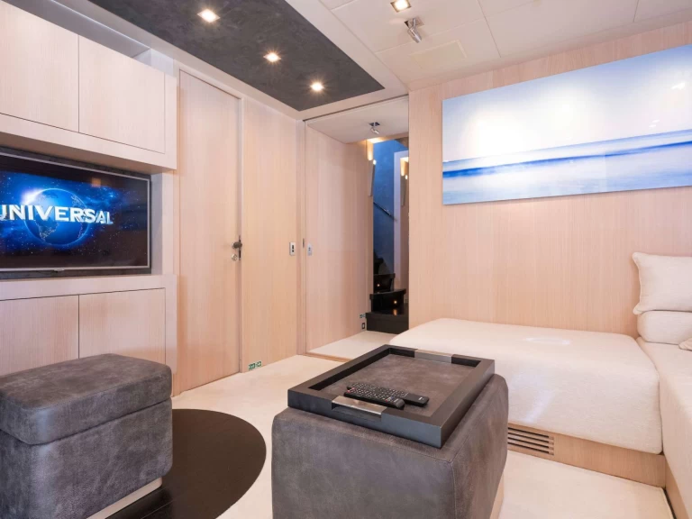 Mangusta TOTAL mieten Nassau