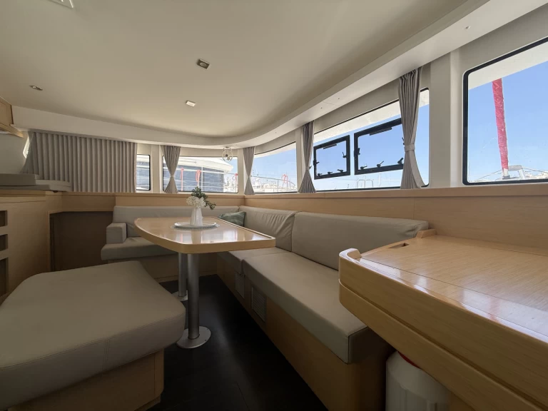 Lagoon Lagoon 42, 2020,  Air Condition, Generator, Water maker, Solar panel, Only with skipper, 2 SUP offered free mieten Nikiána